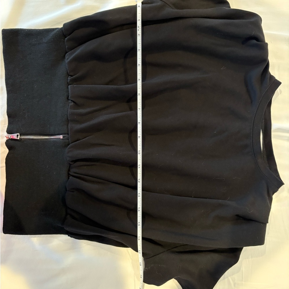 Black Short Sleeve Structured Top with Cinched Waist - Picture 3 of 8